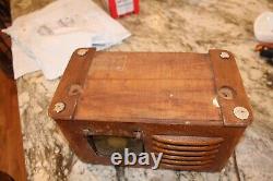 Antique Wood Zenith Vintage Tube Radio MODEL 60525