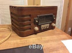 Antique Working Art Deco Zenith Model 5678 Wood Tabletop Tube Radio Beautiful