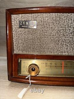 Antique ZENITH Model G730 Wood Cabinet Tube Radio. Phono Input. Works Great USA