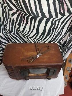 Antique Zenith Desk Top Radio For Parts Or Repair (7S633)