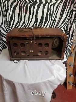 Antique Zenith Desk Top Radio For Parts Or Repair (7S633)