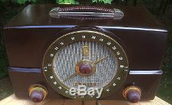 Antique Zenith G725 AM/FM Bakelite Tube Table Radio Vintage ca1950 WORKS