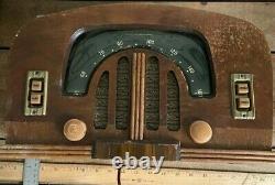 Antique Zenith Model 6D2615 Boomerang Wood Case AM Table Radio