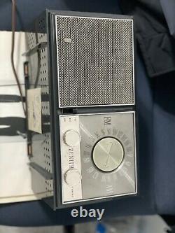 Antique Zenith Model M723 AM/FM Radio From Approx 1959 Works