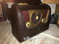 Antique Zenith Portable AM Radio Model H503