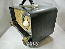 Antique Zenith Portable Table Bakelite Tube Radio Model G511-Y 1950s