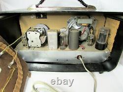 Antique Zenith Portable Table Bakelite Tube Radio Model G511-Y 1950s