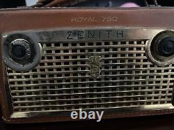 Antique Zenith Royal 750 Radio In Awesome Condition. Leather With Buttons