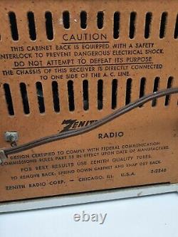 Antique Zenith Tube Radio AM. F. M. 1950's Model X318A Green White Vintage Retro
