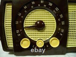 Antique Zenith Tube Radio Burgundy Bakelite Case Model Y723 WORKING SEE VIDEO