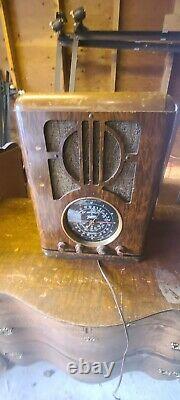 Antique Zenith Wood Tube international Radio Model 6-S-229 Table Top