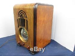 BEAUTIFUL VINTAGE 1938 ZENITH MODEL 5S-228 TOMBSTONE PLAY AND DISPLAY