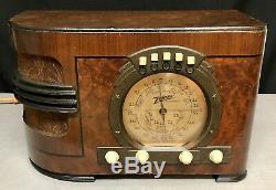 Beautiful 1939 Zenith Stars & Stripes vintage vacuum tube radio