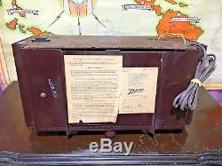 Beautiful LARGE Zenith J-733 clock radio bakelite MIB with original box