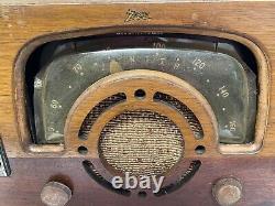 Beautiful Vintage Zenith 6D630 Tube Tabletop Radio Turns On Original Everything