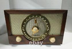 Beautiful Vintage Zenith Hi Fidelity Wood Cabinet AM/FM Tube Radio Model No. Y832