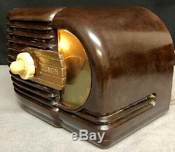 Beautiful, working 1939 Zenith Streamlined Wavemagnet Vacuum Tube BAKELITE Radio