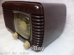Classic Vintage Zenith Bakelite AM Tube Radio Model 5D610 from 1941-RESTORED