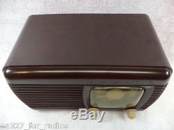Classic Vintage Zenith Bakelite AM Tube Radio Model 5D610 from 1941-RESTORED