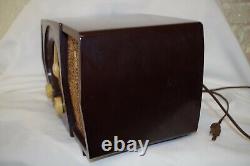 F3 Zenith T723 BAKELITE TABLE TUBE RADIO 1950- TESTED WORKS FINE CLEAR SOUND