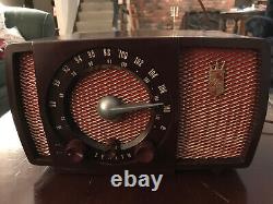Fully Restored Vintage Bakelite 1951 Zenith AM FM Tube Radio Model H723 USA