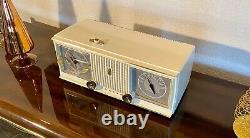 Fully Serviced The Nocturne Mid-Century Vintage Zenith Tube Clock Radio