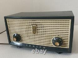 Gray Grey Zenith Model A508 B Vintage 1956 AM Radio