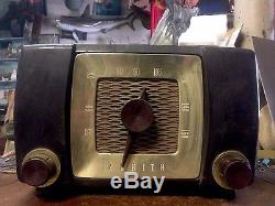 Great Old Deco Zenith Tube Radio. Works