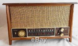 Lot of 2 Vintage Zenith Tube AM/FM Radios in Good Working Order (MJ1035 &K731)