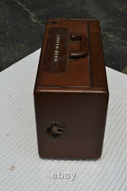 Mid Century 1957 Zenith A600L Portable Multiband Tube Radio