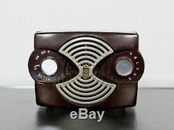 Mid Century Modern Zenith Portable Radio w Handle K412R Owl Eyes 1953 Brown