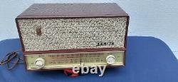 Mid century zenith AM-FM tube radio bakelite vintage radio A-723 table top