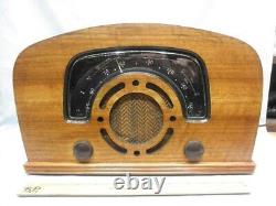 Museum Quality Machine Age 1942 Zenith 6D2620 AM/SW Walnut Boomerang Dial Radio