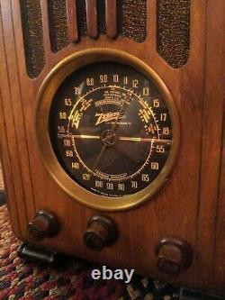 Nice Vintage 1938 Zenith Tombstone Wood Tube Radio Model 5S228 Works