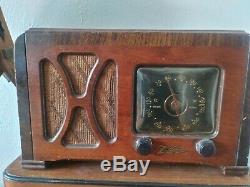 Nice Zenith Toaster Vintage Antique Tube Radio Looks And Plays Great