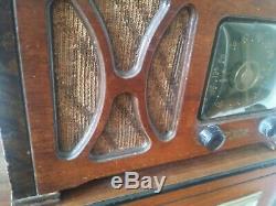 Nice Zenith Toaster Vintage Antique Tube Radio Looks And Plays Great