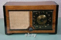 Old Zenith Black Dial Wood Tube Radio Nice
