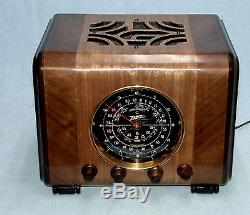 Old antique ZENITH wood tube radio. I-Pod compatible. Restored, WARRANTY