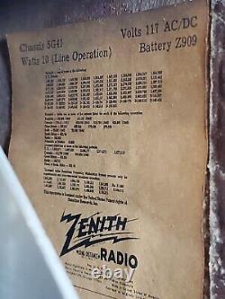 Original PORTABLE RADIO ZENITH Tip-Top Holiday 1940's Model G503 Bakelite Handle