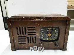 RARE 1941 Zenith model 6D538 vintage wooden table radio works great