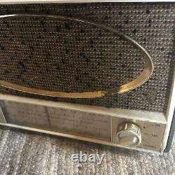 RARE Vintage Zenith 7C02-7C06 Tube Radio Works! Tunes In AM stations. AS-IS