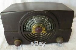 RARE ZENITH RADIO model 7H820UZ tube Vintage BAKELITE 1940's TESTED