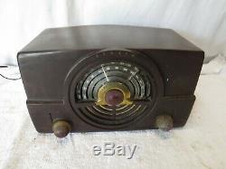 RARE ZENITH RADIO model 7H820UZ tube Vintage BAKELITE 1940's TESTED