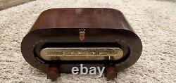 RARE tube radio ZENITH H511 vintage AM bakelite BROWN AND GOLD 1950s Racetrack