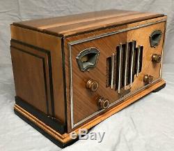 RESTORED beautiful, working 1935 Zenith ART deco #827 chrome vintage tube radio