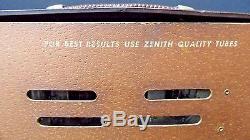 Rare Bakelite Model 526 Zenith AM Radio AS MINT AS IT GETS Intact and WORKS