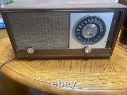 Rare Vintage 1959 Zenith Wooden AM/FM Tube Radio 2-2479 X323 Tested & Working