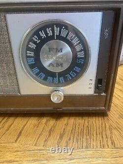 Rare Vintage 1959 Zenith Wooden AM/FM Tube Radio 2-2479 X323 Tested & Working