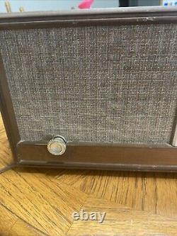 Rare Vintage 1959 Zenith Wooden AM/FM Tube Radio 2-2479 X323 Tested & Working