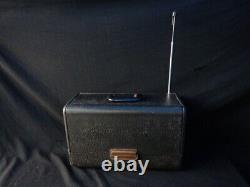 Rare! Vintage America Zenith THE ROYALTY OF RADIO tube radio Display Object
